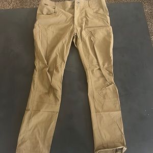 Kuhl Khaki Pants 34x32
